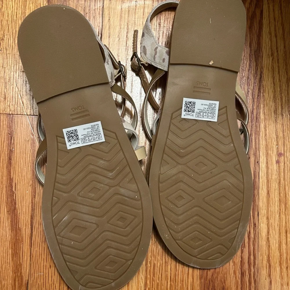 Toms Sandals - Picture 3 of 4